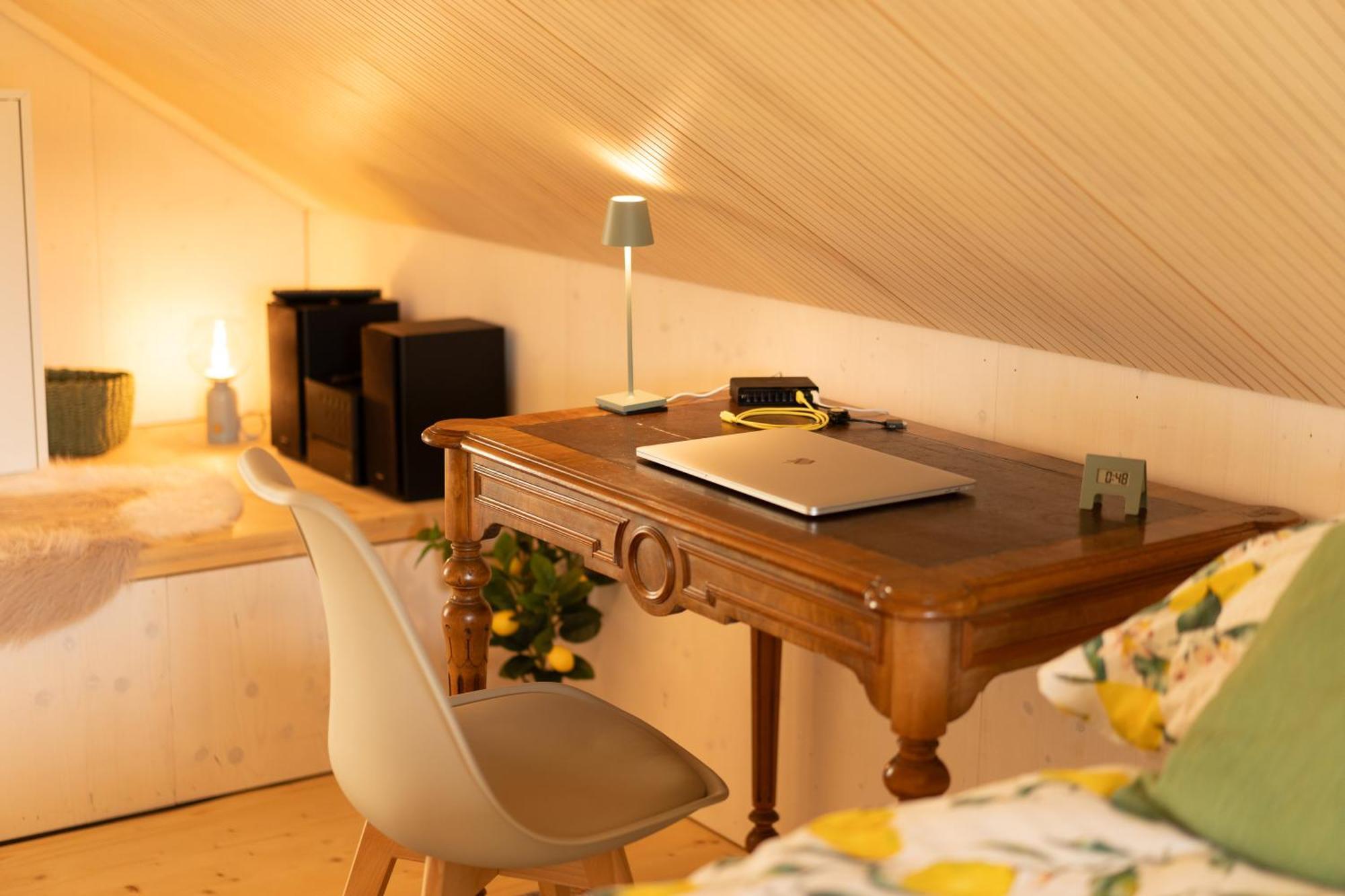 Tiny House Chez Claudine - Relaxen, Workspace, Naehe Thermen, Netflix, Free Parking & Wifi Бругг Екстер'єр фото